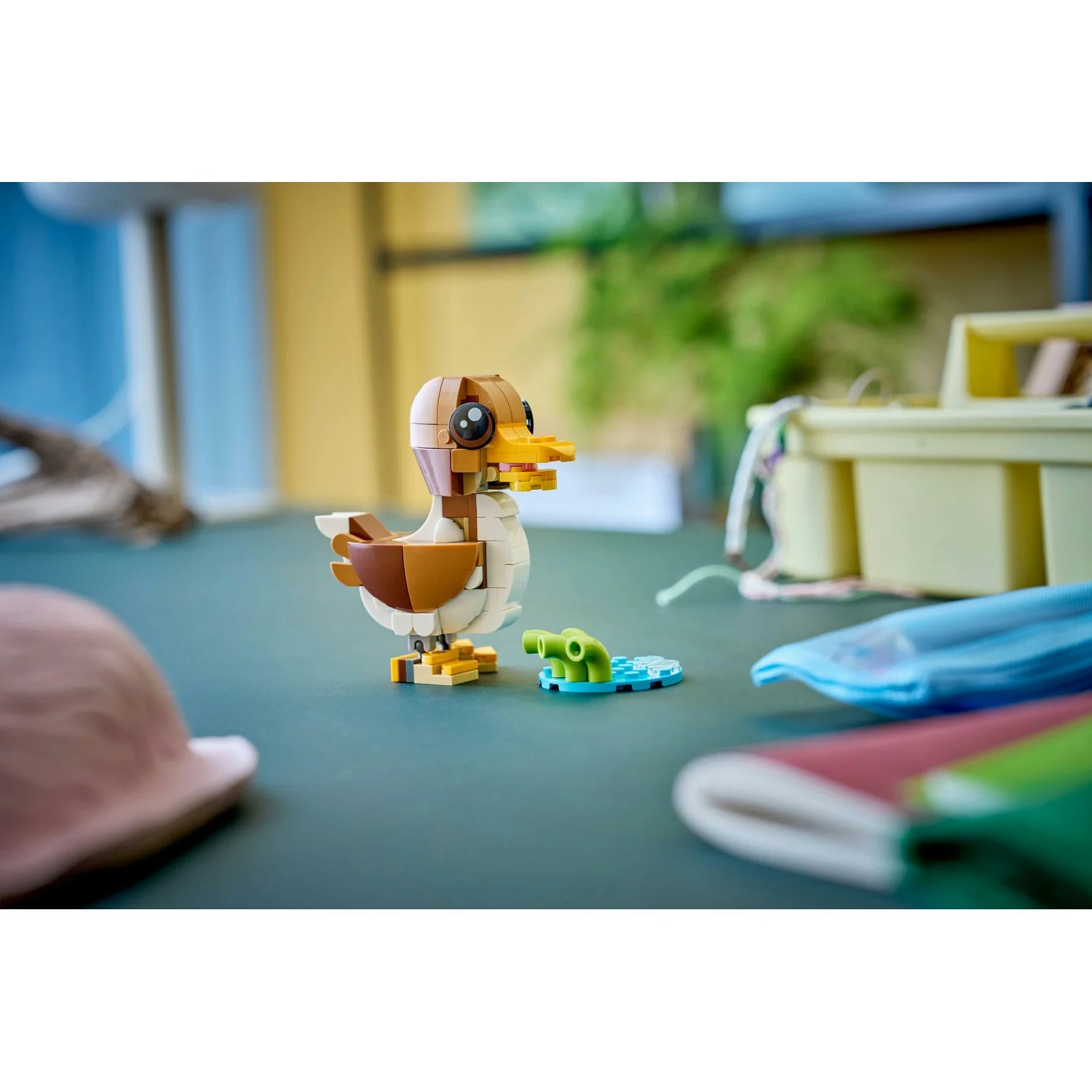 31382 Cute Animals: Playful Puppy Dog